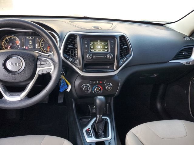 2016 Jeep Cherokee Sport