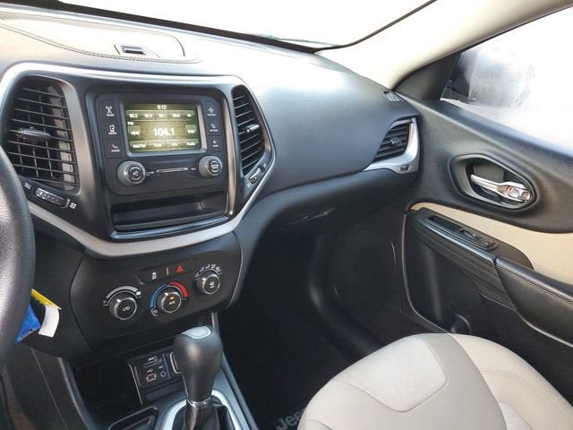 2016 Jeep Cherokee Sport