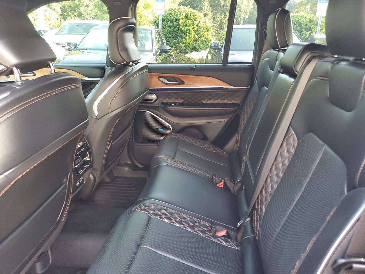 2022 Jeep Grand Cherokee Summit Reserve