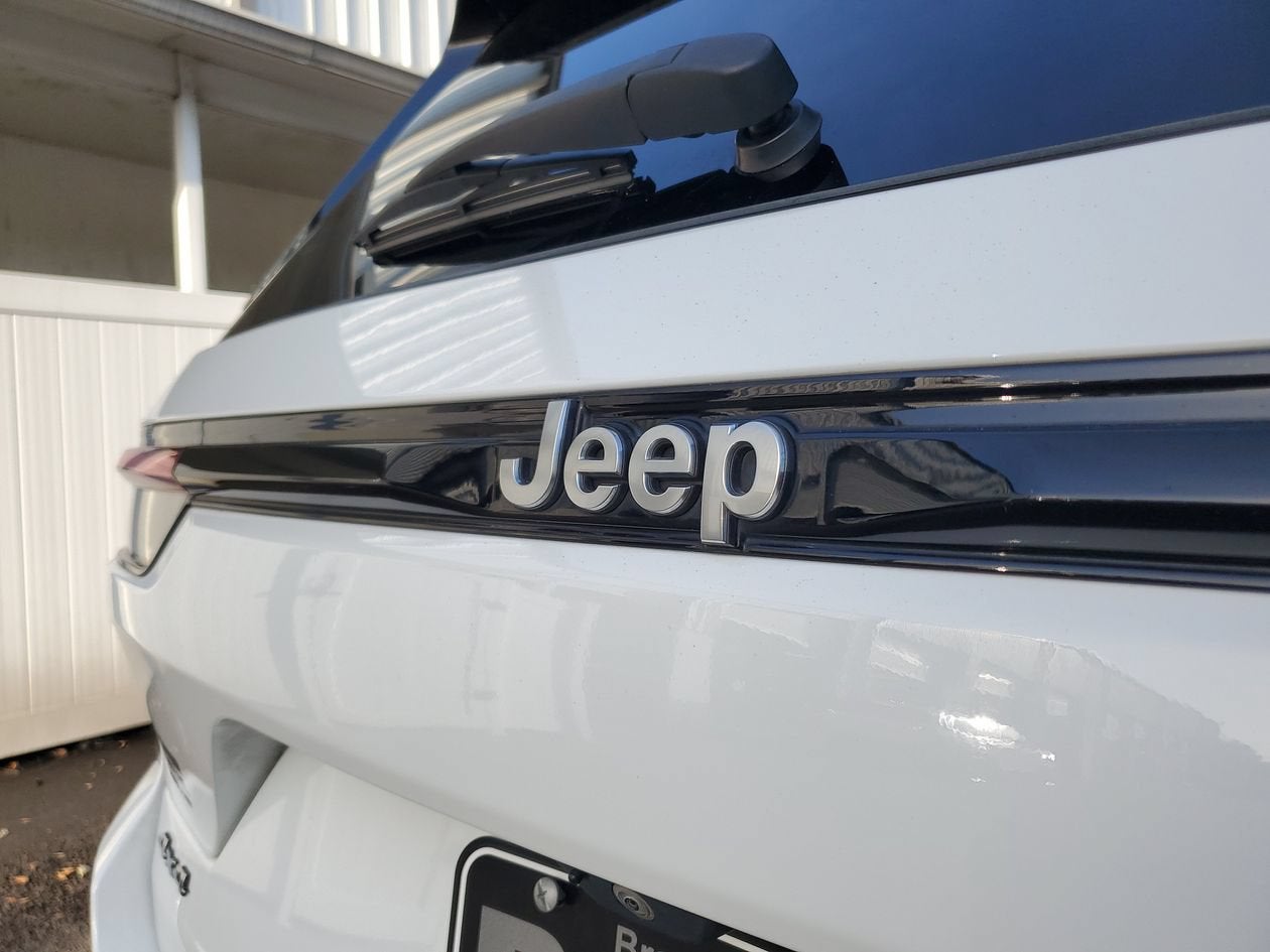 2022 Jeep Grand Cherokee Summit Reserve