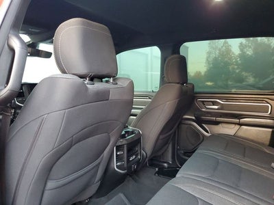 2020 RAM 1500 Big Horn Crew Cab 4x4 5'7" Box