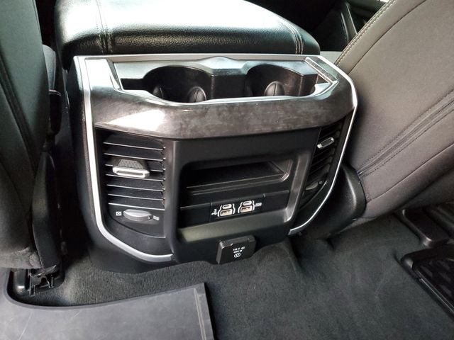 2020 RAM 1500 Big Horn Crew Cab 4x4 5'7" Box