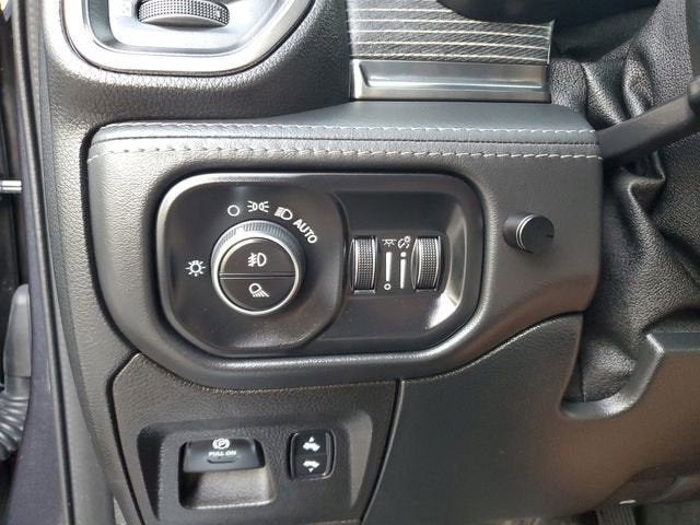 2021 RAM 1500 Limited Crew Cab 4x4 5'7" Box