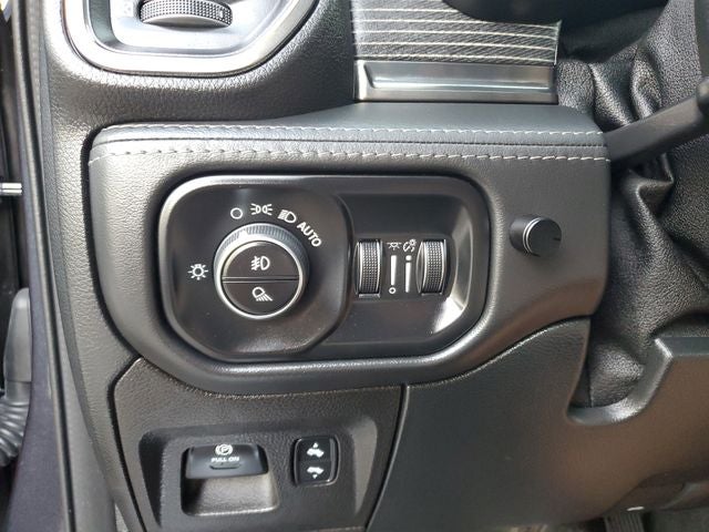 2021 RAM 1500 Limited Crew Cab 4x4 5'7" Box