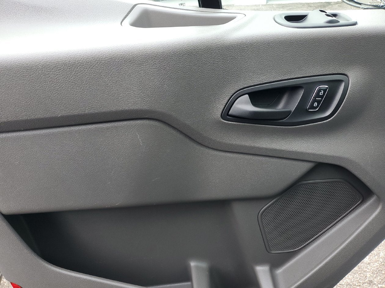 2025 Ford Transit Passenger Wagon XL