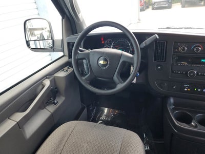 2025 Chevrolet Express Passenger 1LT