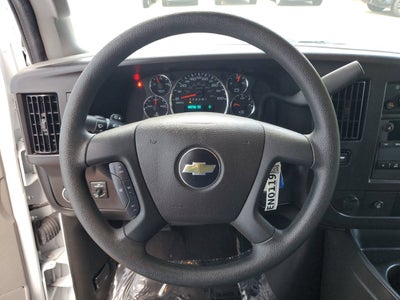 2025 Chevrolet Express Passenger 1LT
