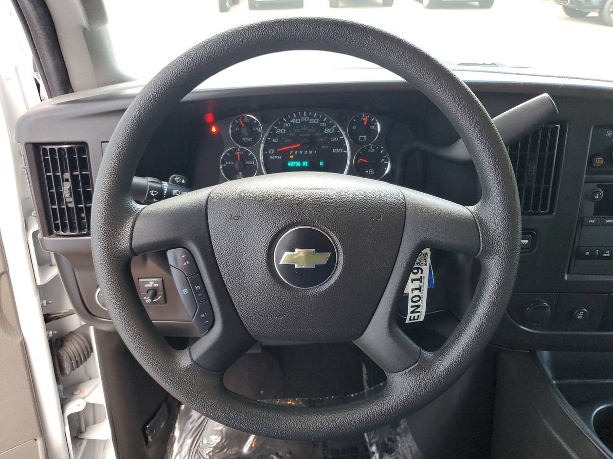 2025 Chevrolet Express Passenger 1LT