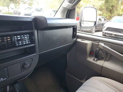 2025 Chevrolet Express Passenger 1LT