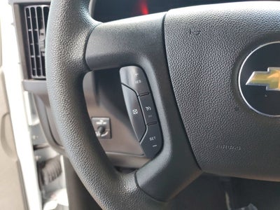 2025 Chevrolet Express Passenger 1LT