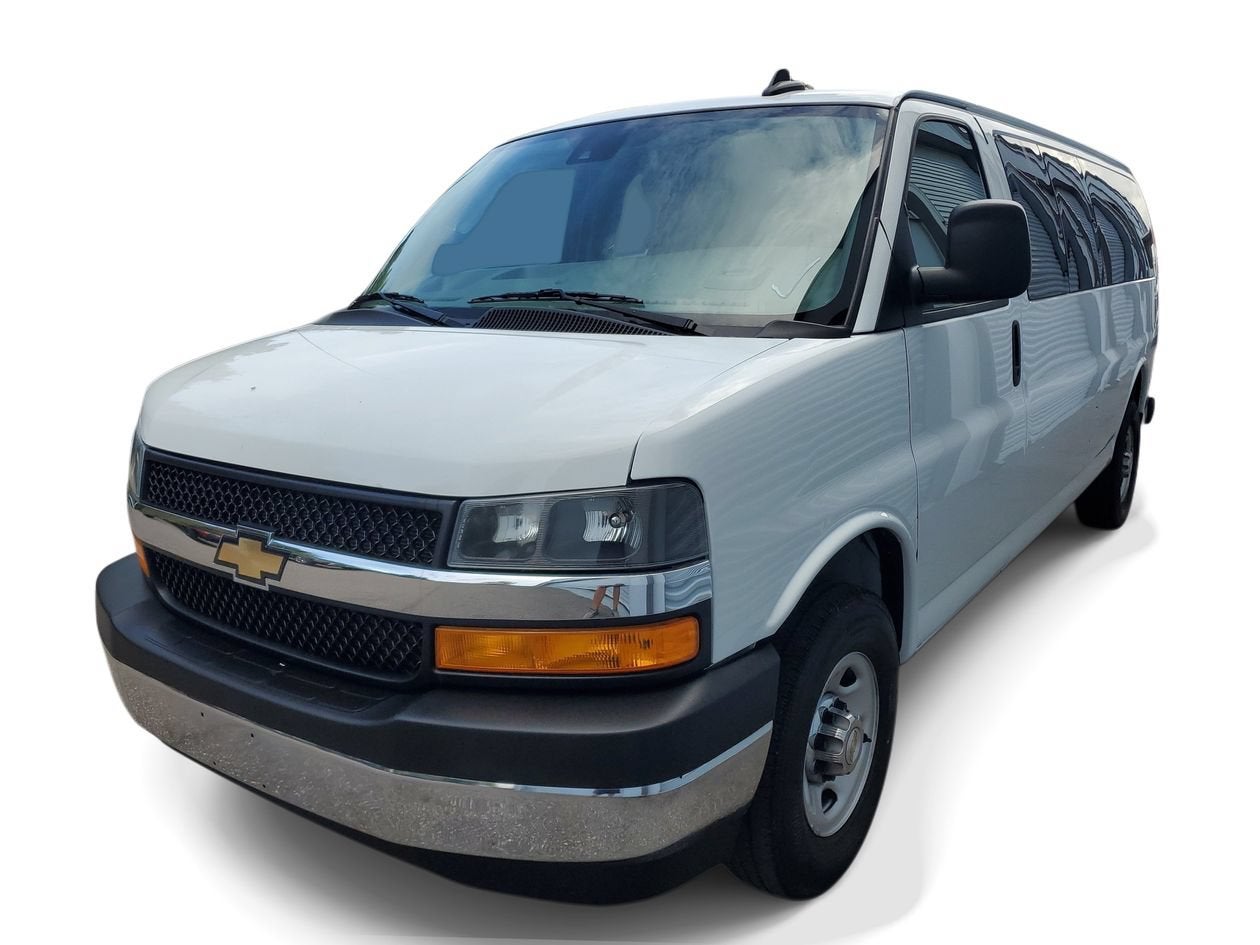 2025 Chevrolet Express Passenger 1LT