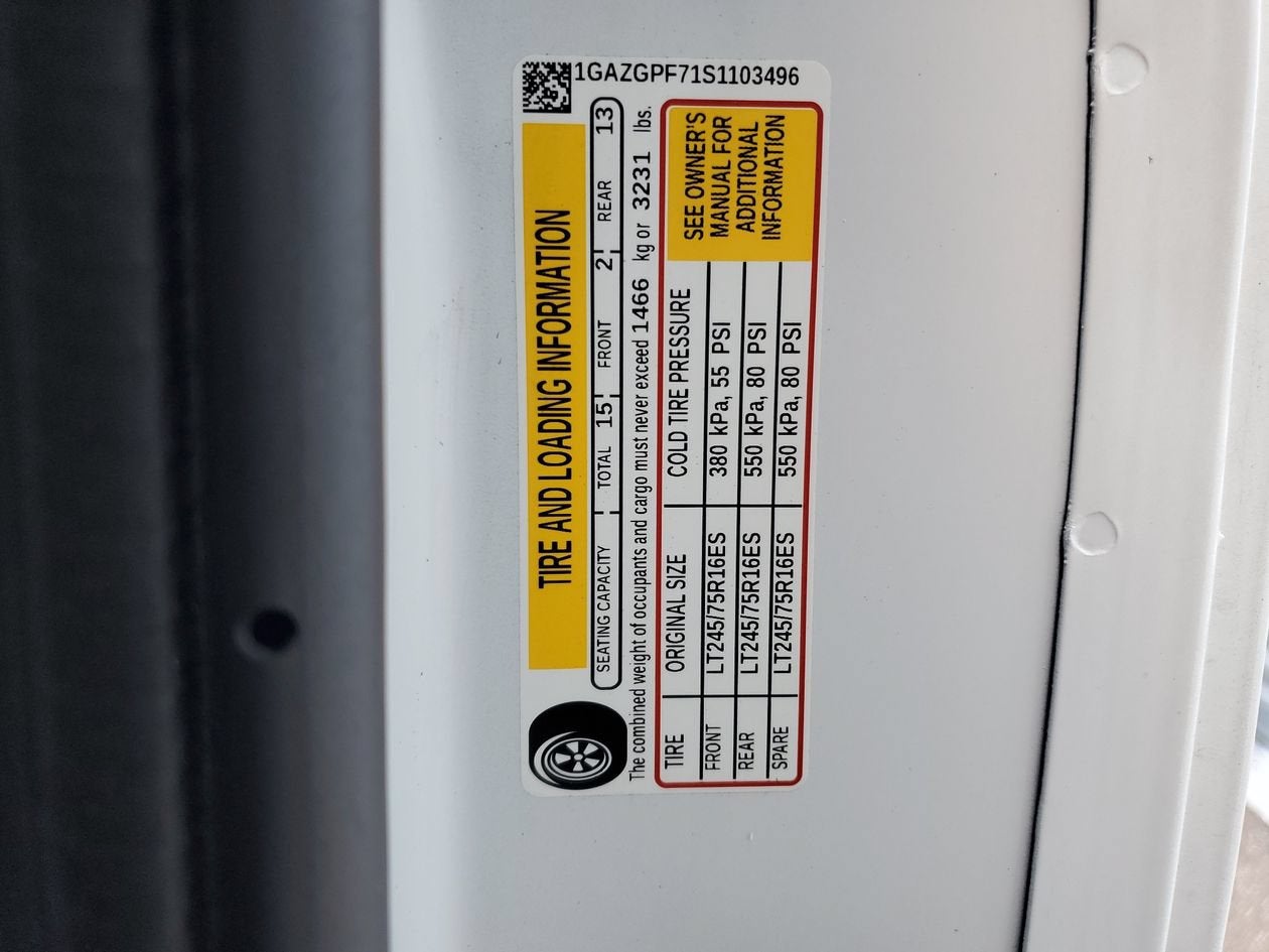 2025 Chevrolet Express Passenger 1LT