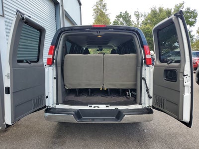 2025 Chevrolet Express Passenger 1LT