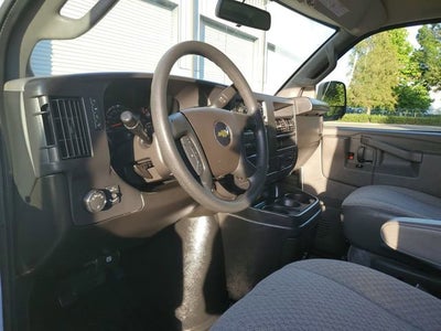 2025 Chevrolet Express Cargo WT