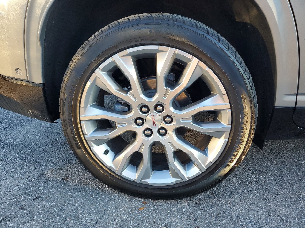 2024 GMC Acadia Denali