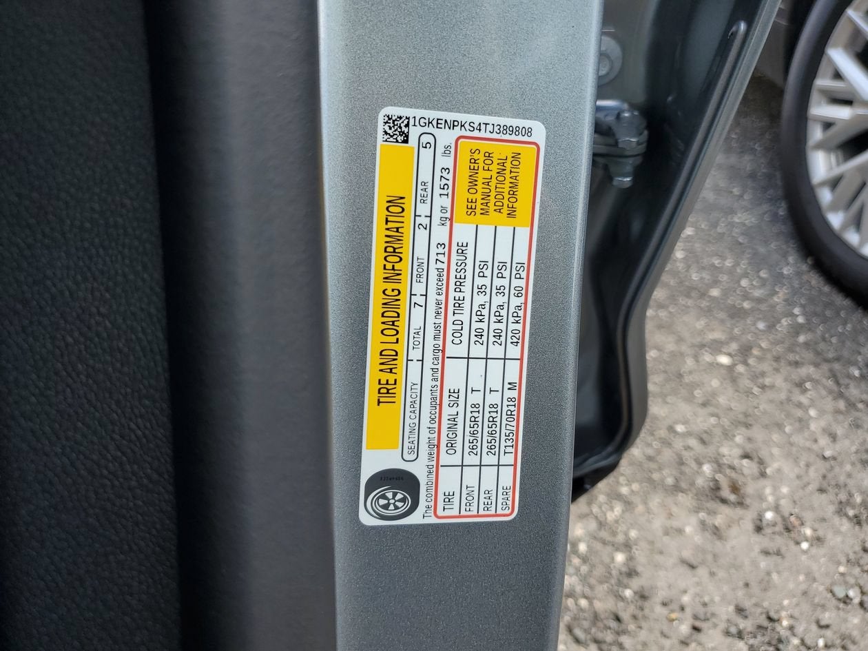 2026 GMC Acadia AT4