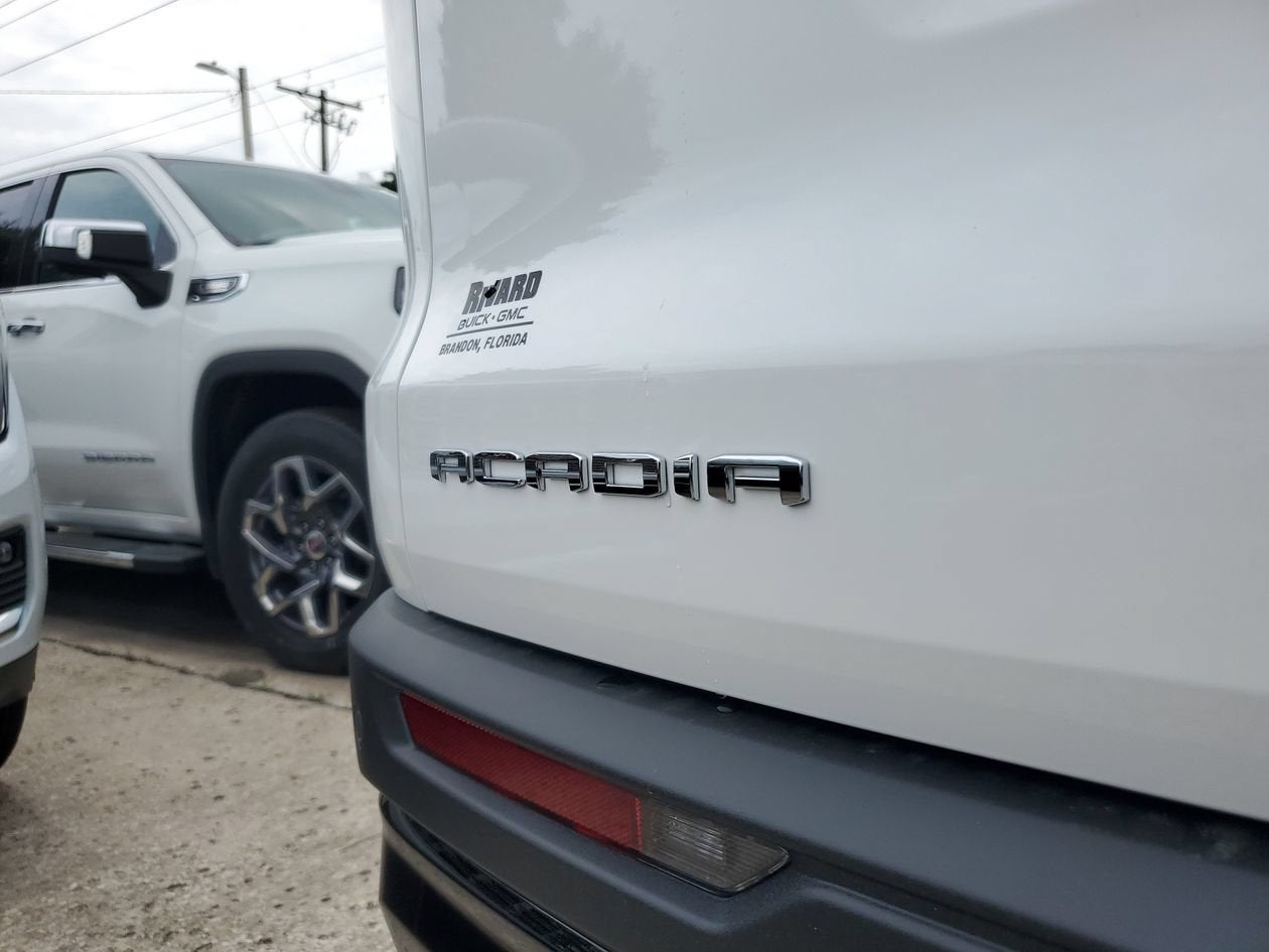 2026 GMC Acadia AT4