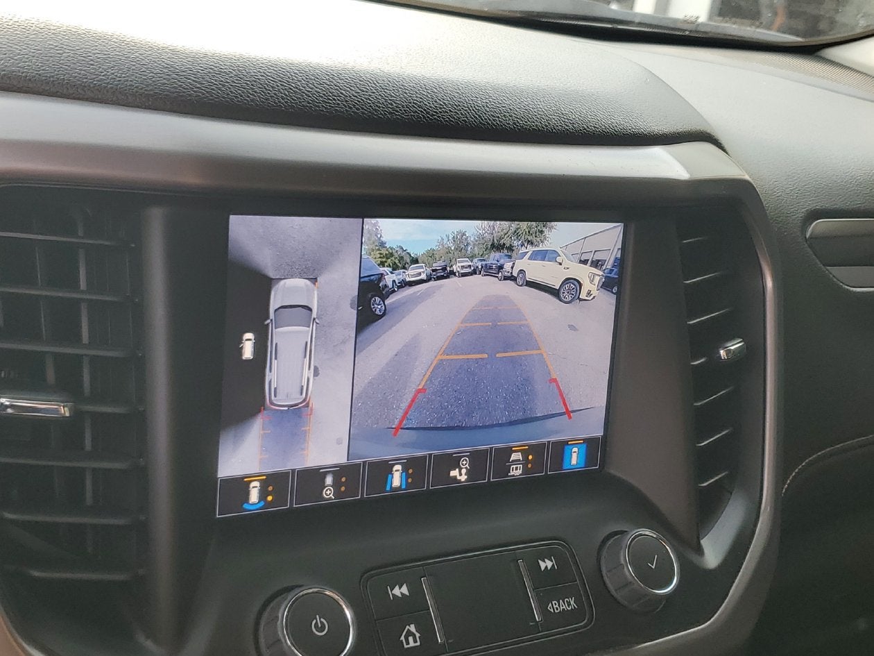 2023 GMC Acadia AT4