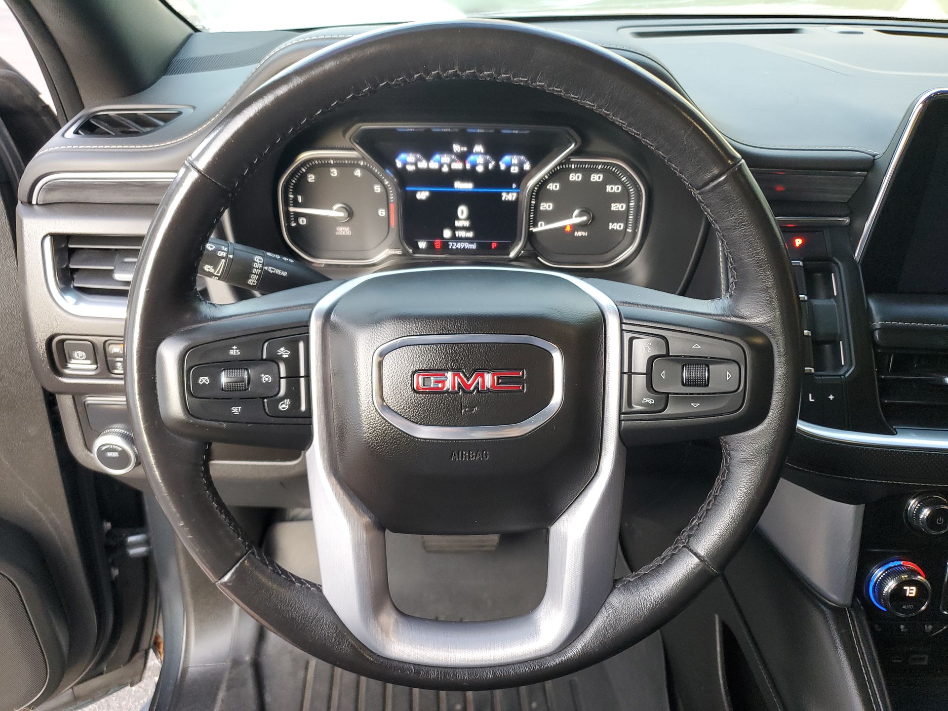 2021 GMC Yukon SLT