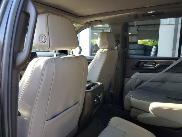 2025 GMC Yukon Elevation