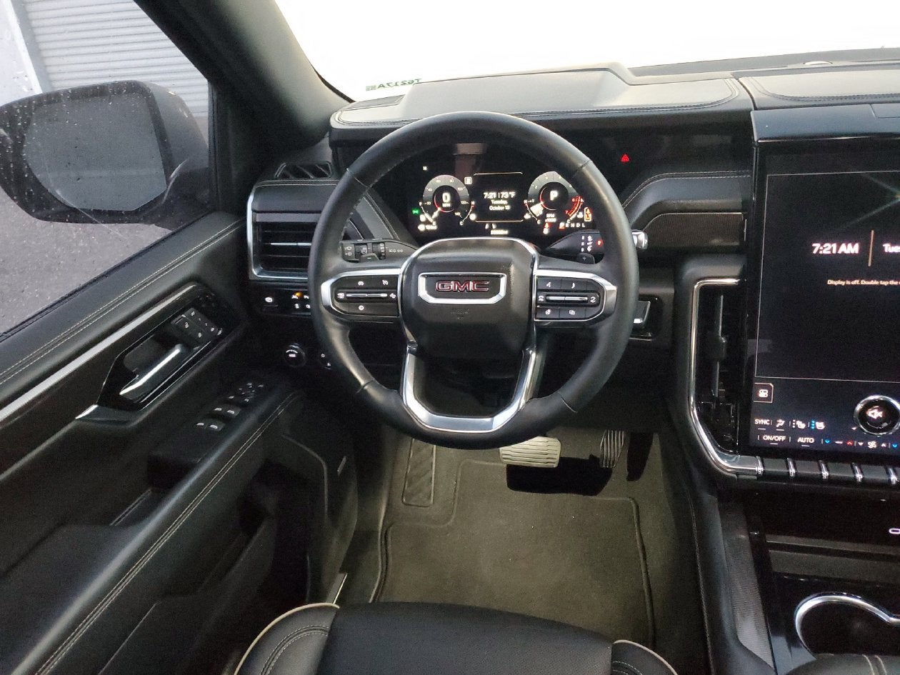 2025 GMC Yukon Elevation