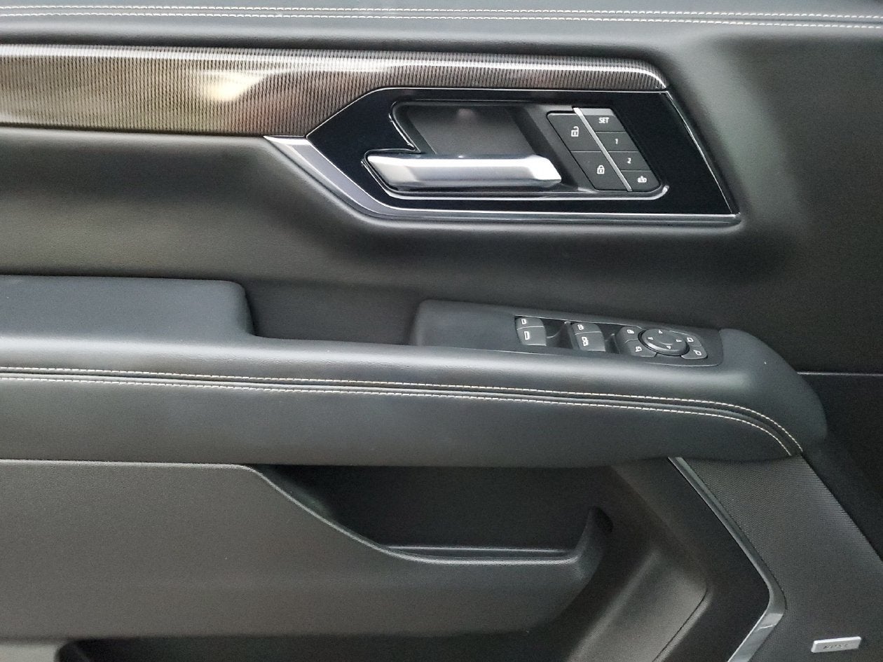 2025 GMC Yukon Elevation