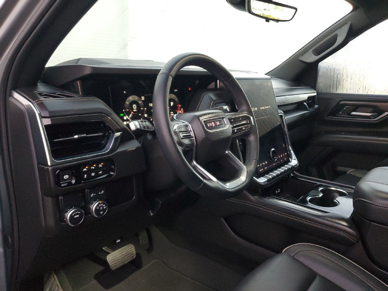 2025 GMC Yukon Elevation