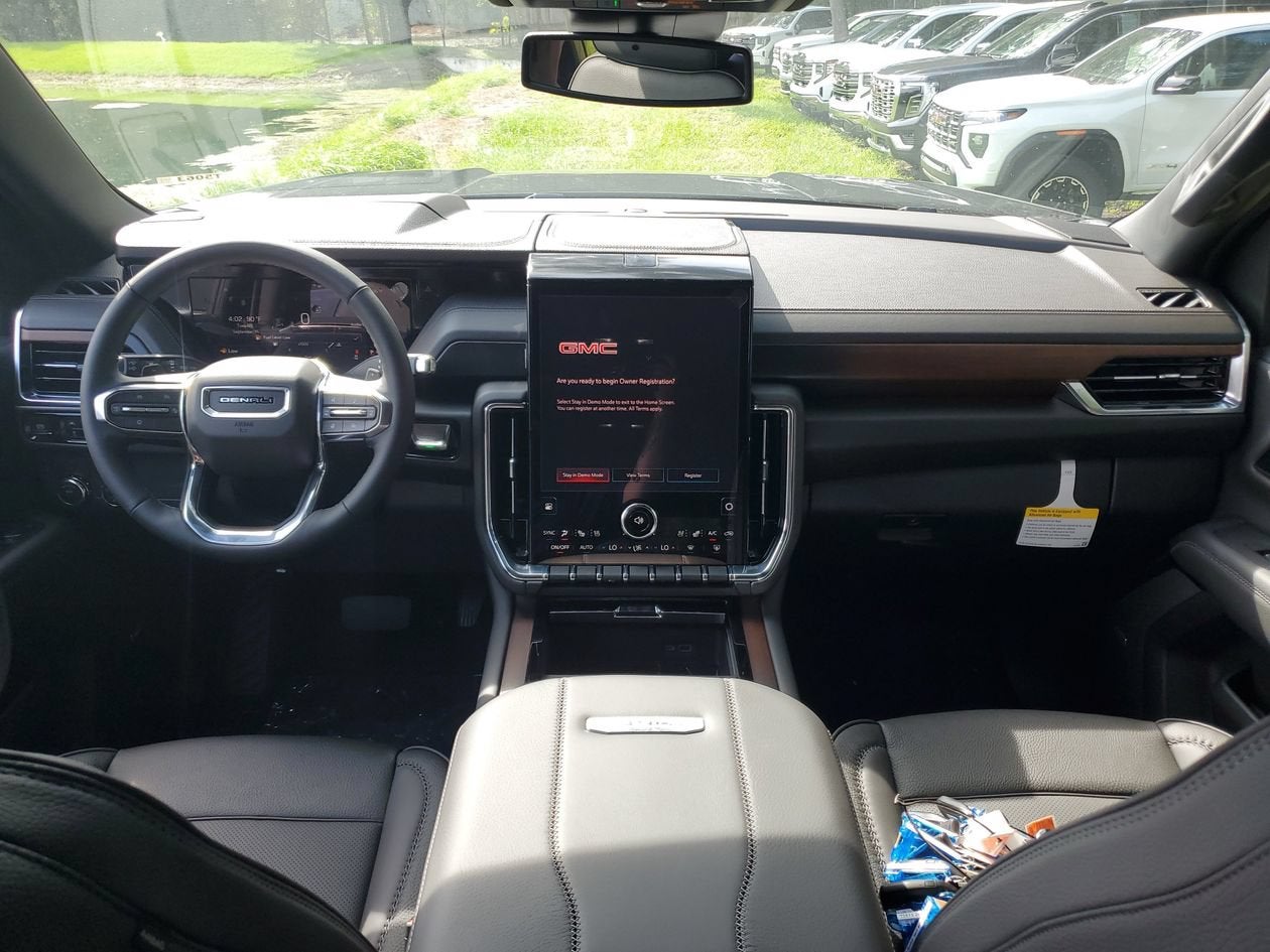 2026 GMC Yukon Denali - Photo 12