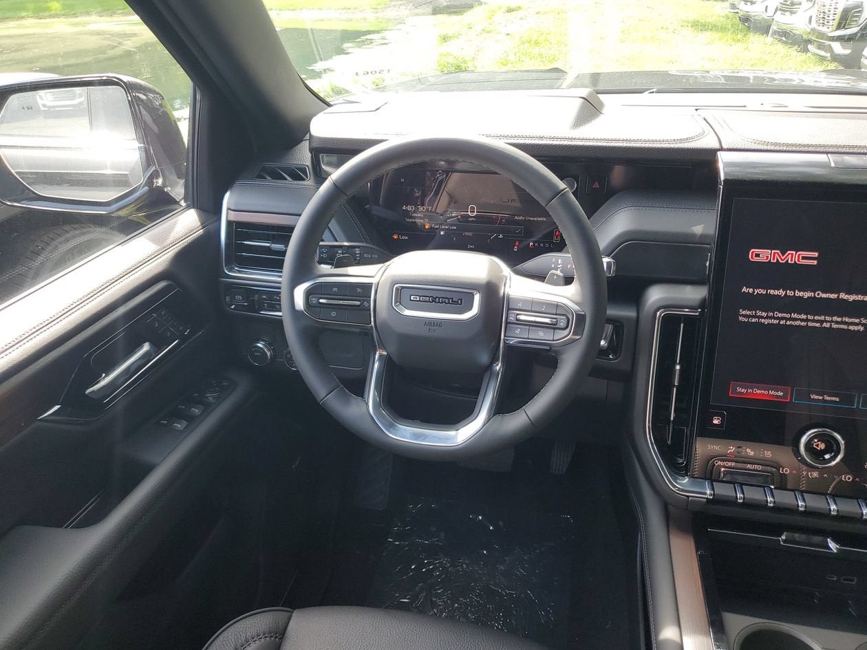 2026 GMC Yukon Denali - Photo 13