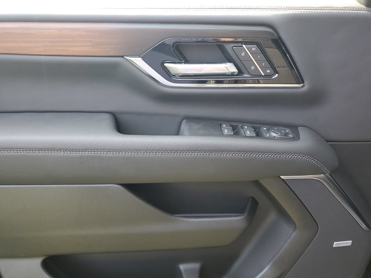2026 GMC Yukon Denali - Photo 17