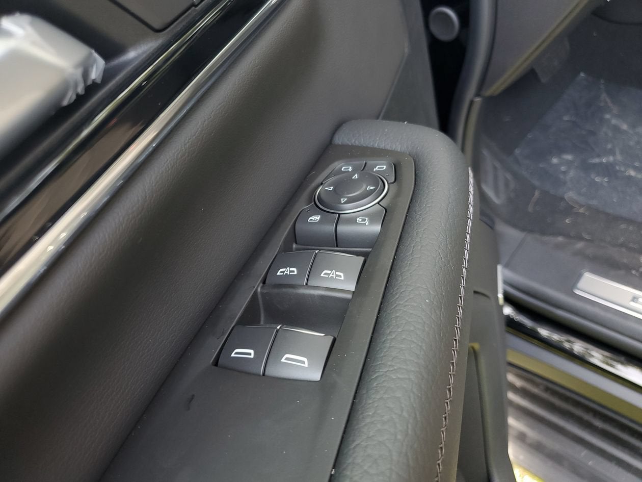 2026 GMC Yukon Denali - Photo 18