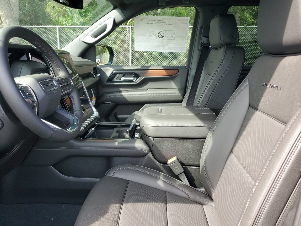 2026 GMC Yukon Denali - Photo 19