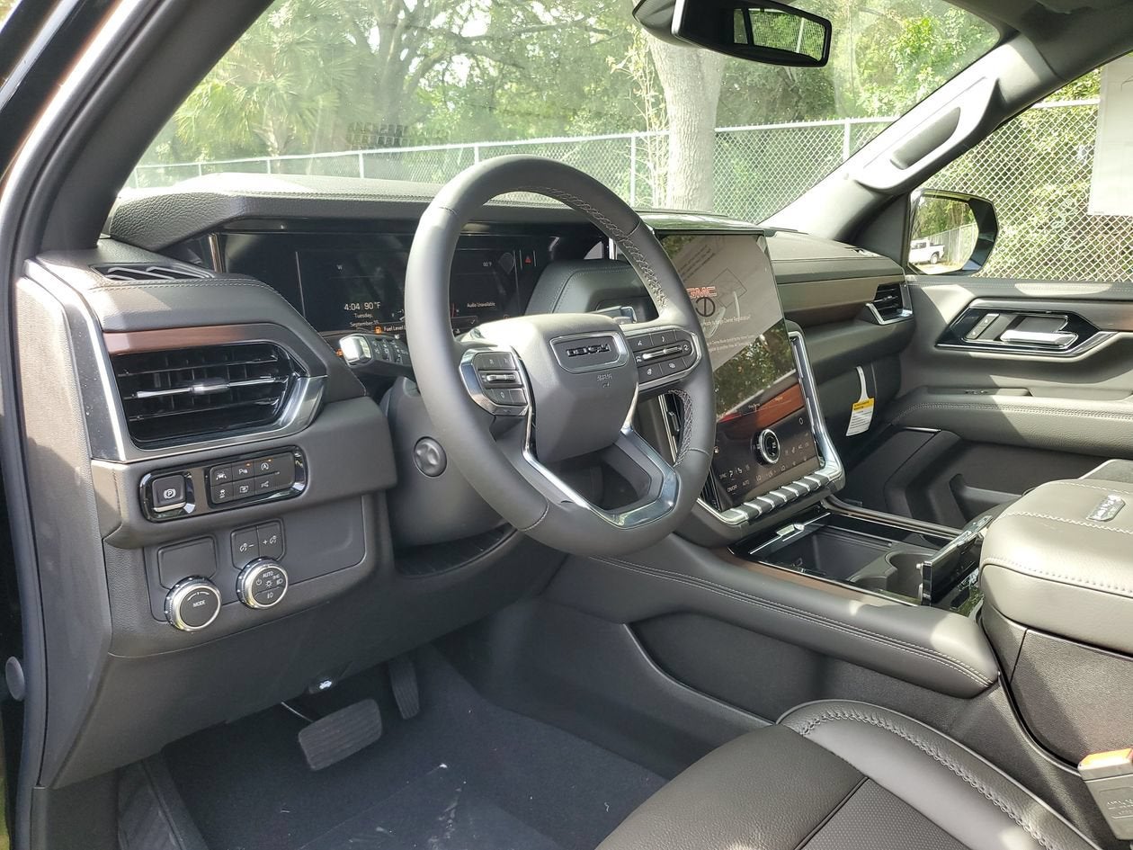 2026 GMC Yukon Denali - Photo 20