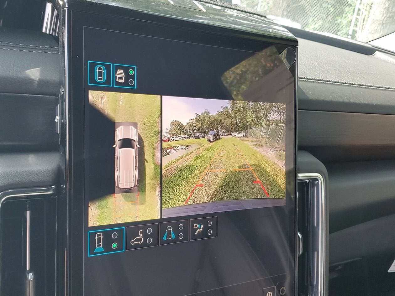 2026 GMC Yukon Denali - Photo 22