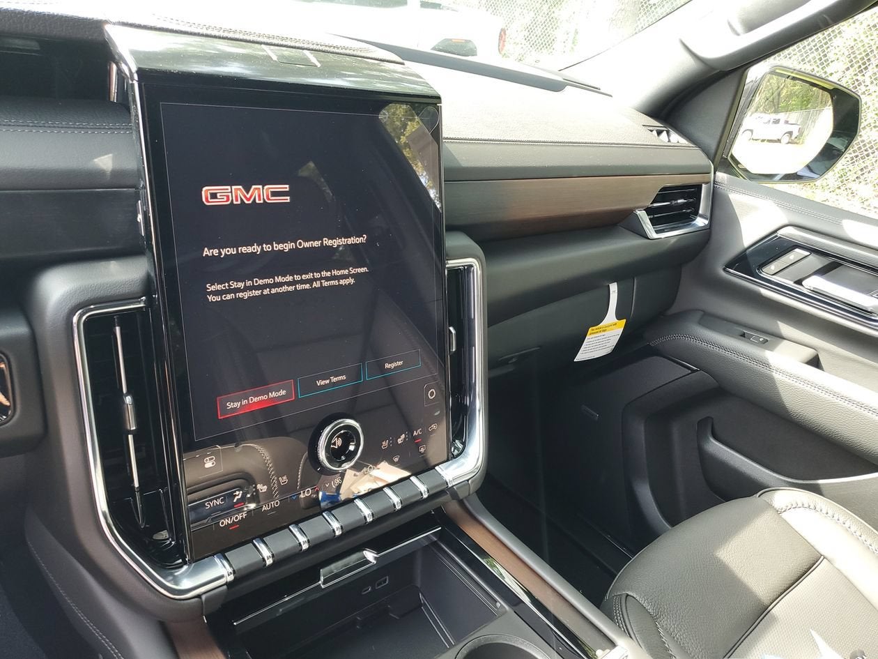 2026 GMC Yukon Denali - Photo 26