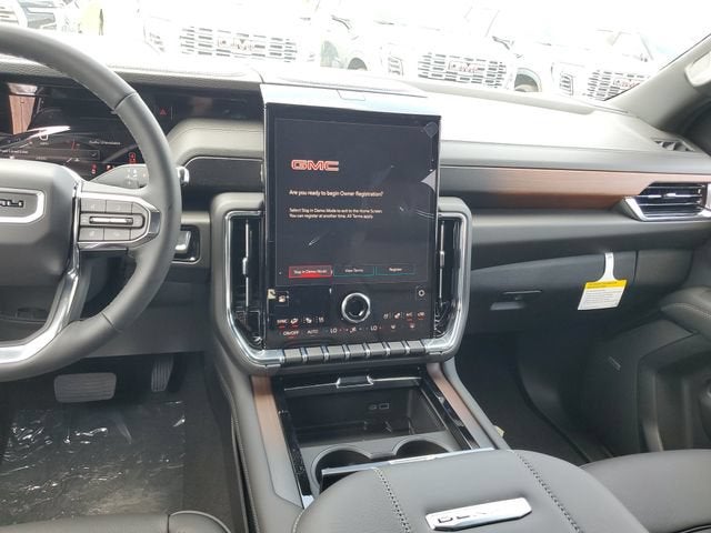 2026 GMC Yukon Denali - Photo 14