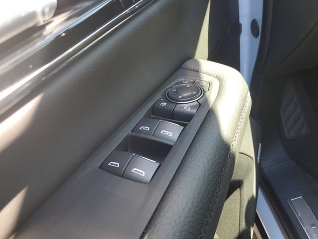 2026 GMC Yukon XL Denali - Photo 18