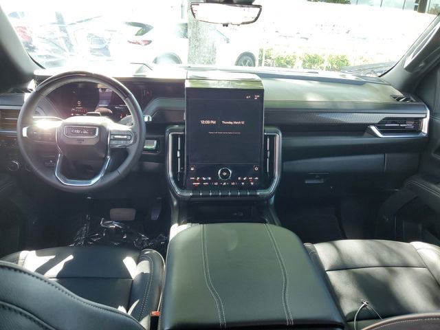 2025 GMC Yukon Elevation