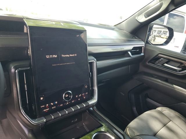 2025 GMC Yukon Elevation