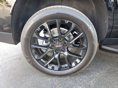 2025 GMC Yukon Elevation