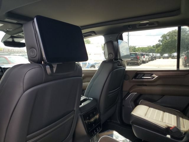 2026 GMC Yukon Denali Ultimate - Photo 10