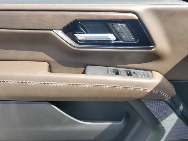2026 GMC Yukon Denali Ultimate - Photo 17