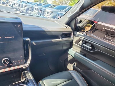 2025 GMC Yukon XL AT4