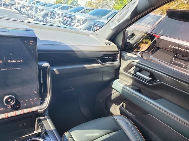 2025 GMC Yukon XL AT4