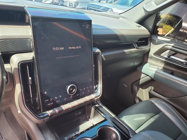 2025 GMC Yukon XL AT4