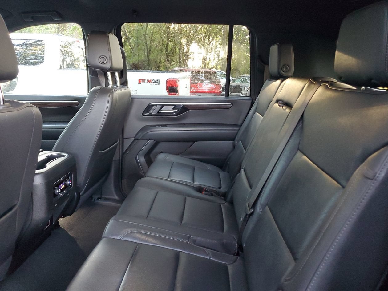 2025 Chevrolet Suburban LT