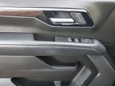 2025 Chevrolet Suburban LT