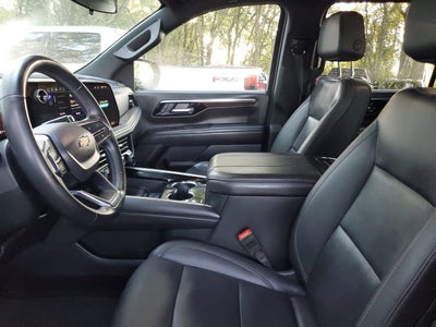 2025 Chevrolet Suburban LT
