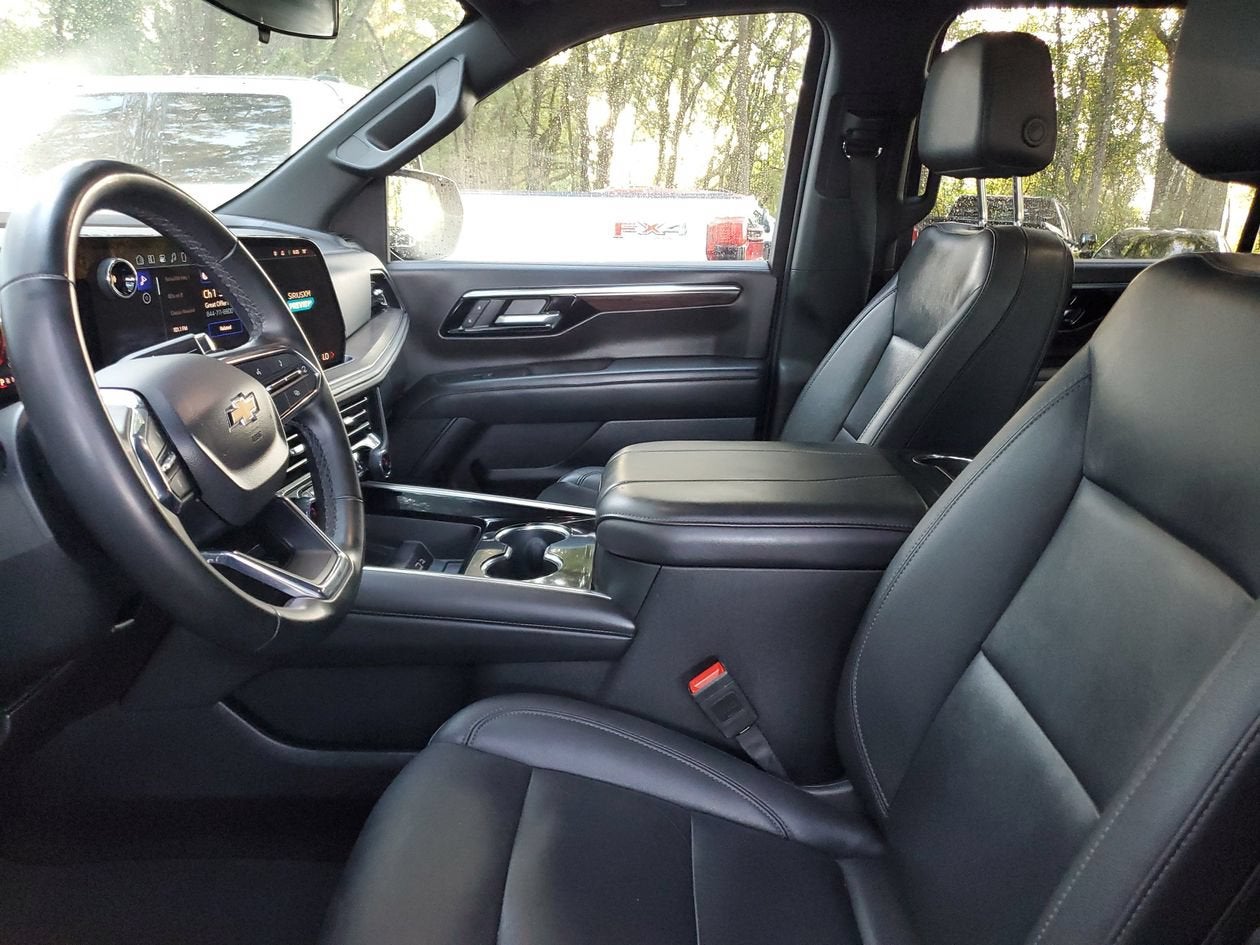2025 Chevrolet Suburban LT