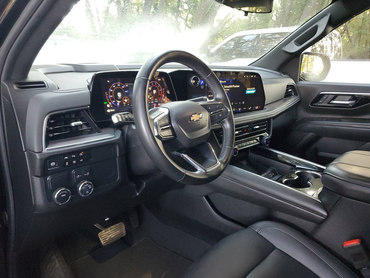 2025 Chevrolet Suburban LT